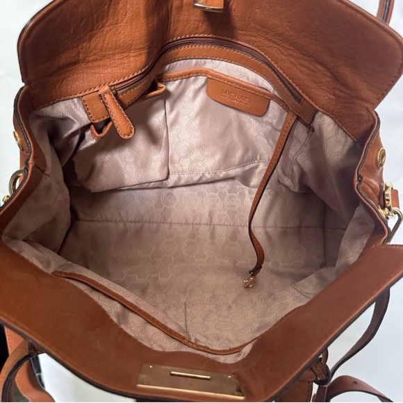 Michael Kors Tan Leather Shoulder Bag - Picture 5 of 9